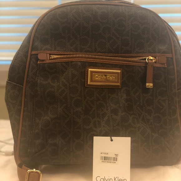 Calvin Klein’s signature backpack - Picture 4 of 6